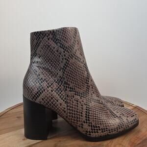 New Directions Boots Womens Size 7.5 Snake Print Block Heel Ankle Zip Booties